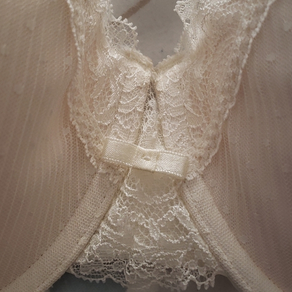 Felina Other - NWOT Felina Pretty Ivory Lace Lined Bra